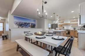 Hot Tub, Heber Home, Pet-Friendly, Games, Sleeps 13 Guest!